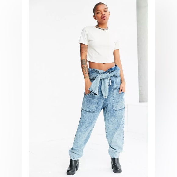 BDG Acid Washed Riviter Denim Long Sleeved Jumpsuit Size Small Blue - Picture 2 of 9